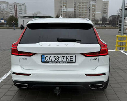 Белый Вольво V60 Cross Country, объемом двигателя 1.97 л и пробегом 219 тыс. км за 29900 $, фото 4 на Automoto.ua