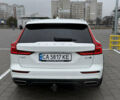 Белый Вольво V60 Cross Country, объемом двигателя 1.97 л и пробегом 219 тыс. км за 29900 $, фото 4 на Automoto.ua