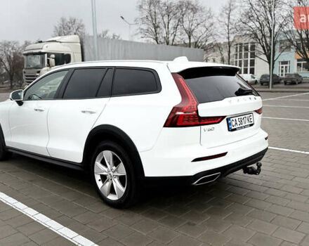 Белый Вольво V60 Cross Country, объемом двигателя 1.97 л и пробегом 219 тыс. км за 29900 $, фото 5 на Automoto.ua