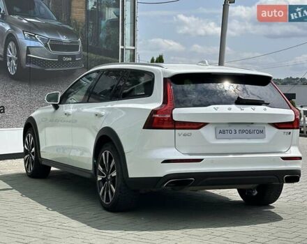 Белый Вольво V60 Cross Country, объемом двигателя 1.97 л и пробегом 60 тыс. км за 32999 $, фото 23 на Automoto.ua