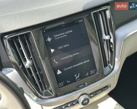 Белый Вольво V60 Cross Country, объемом двигателя 1.97 л и пробегом 60 тыс. км за 32999 $, фото 10 на Automoto.ua