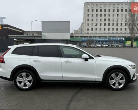 Белый Вольво V60 Cross Country, объемом двигателя 1.97 л и пробегом 219 тыс. км за 29900 $, фото 3 на Automoto.ua