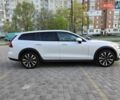 Белый Вольво V60 Cross Country, объемом двигателя 1.97 л и пробегом 60 тыс. км за 34500 $, фото 2 на Automoto.ua