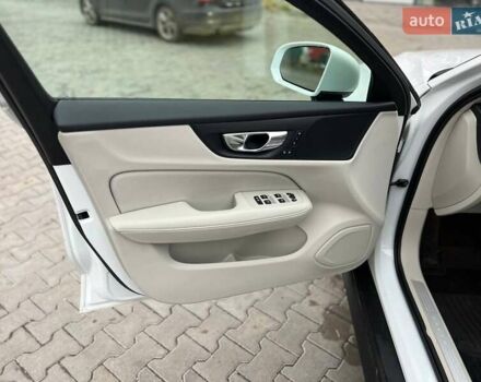 Білий Вольво V60 Cross Country, об'ємом двигуна 1.97 л та пробігом 37 тис. км за 33500 $, фото 24 на Automoto.ua