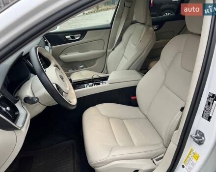 Білий Вольво V60 Cross Country, об'ємом двигуна 1.97 л та пробігом 37 тис. км за 33500 $, фото 22 на Automoto.ua