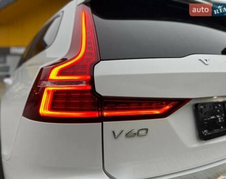 Білий Вольво V60 Cross Country, об'ємом двигуна 1.97 л та пробігом 37 тис. км за 33500 $, фото 27 на Automoto.ua
