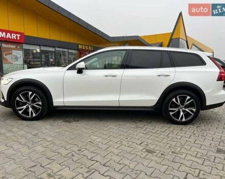 Білий Вольво V60 Cross Country, об'ємом двигуна 1.97 л та пробігом 37 тис. км за 33500 $, фото 4 на Automoto.ua