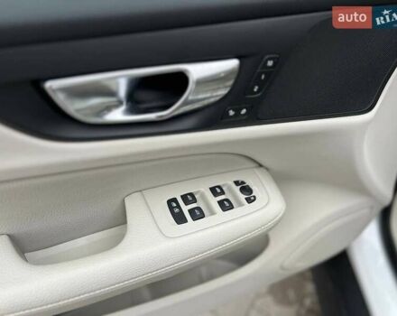 Білий Вольво V60 Cross Country, об'ємом двигуна 1.97 л та пробігом 37 тис. км за 33500 $, фото 25 на Automoto.ua