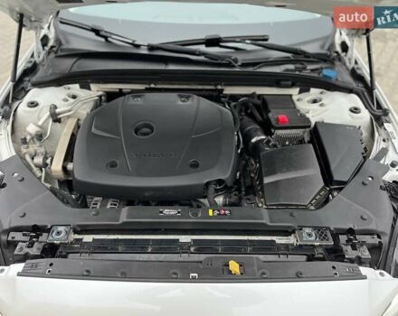 Білий Вольво V60 Cross Country, об'ємом двигуна 1.97 л та пробігом 37 тис. км за 33500 $, фото 12 на Automoto.ua