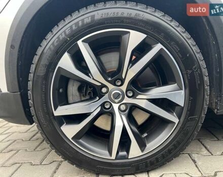 Білий Вольво V60 Cross Country, об'ємом двигуна 1.97 л та пробігом 37 тис. км за 33500 $, фото 10 на Automoto.ua