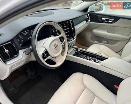 Білий Вольво V60 Cross Country, об'ємом двигуна 1.97 л та пробігом 37 тис. км за 33500 $, фото 23 на Automoto.ua