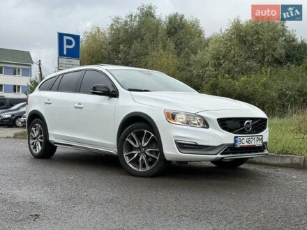 Вольво V60 Cross Country 2015 в Львове на Automoto.ua Белый Вольво V60 Cross Country, объемом двигателя 2.5 л и пробегом 161 тыс. км за 14900 $, фото 1 на Automoto.ua