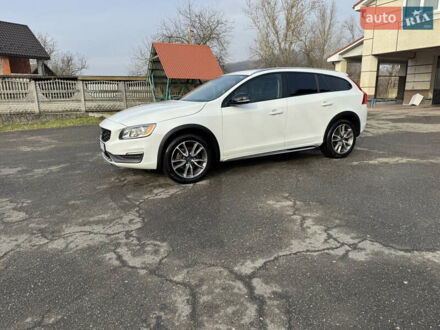 Вольво V60 Cross Country 2015 в Хусте на Automoto.ua Белый Вольво V60 Cross Country, объемом двигателя 2.5 л и пробегом 280 тыс. км за 14499 $, фото 1 на Automoto.ua
