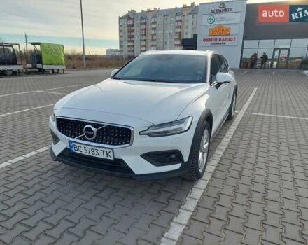 Білий Вольво V60 Cross Country, об'ємом двигуна 1.97 л та пробігом 180 тис. км за 30000 $, фото 1 на Automoto.ua