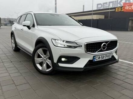 Вольво V60 Cross Country 2020 в Черкассах на Automoto.ua Белый Вольво V60 Cross Country, объемом двигателя 1.97 л и пробегом 215 тыс. км за 29999 $, фото 1 на Automoto.ua