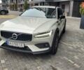 Бежевый Вольво V60 Cross Country, объемом двигателя 1.97 л и пробегом 126 тыс. км за 32500 $, фото 4 на Automoto.ua
