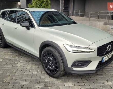 Бежевый Вольво V60 Cross Country, объемом двигателя 1.97 л и пробегом 126 тыс. км за 32500 $, фото 10 на Automoto.ua