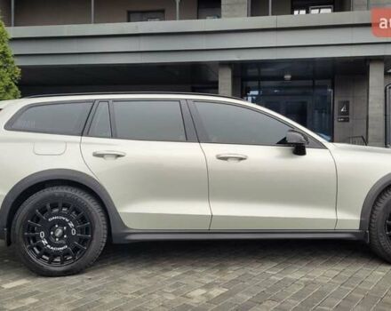 Бежевый Вольво V60 Cross Country, объемом двигателя 1.97 л и пробегом 126 тыс. км за 32500 $, фото 12 на Automoto.ua