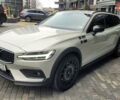 Бежевый Вольво V60 Cross Country, объемом двигателя 1.97 л и пробегом 126 тыс. км за 32500 $, фото 3 на Automoto.ua