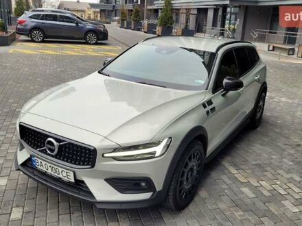 Бежевий Вольво V60 Cross Country, об'ємом двигуна 1.97 л та пробігом 126 тис. км за 32500 $, фото 1 на Automoto.ua