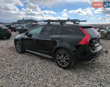 Черный Вольво V60 Cross Country, объемом двигателя 2 л и пробегом 174 тыс. км за 2600 $, фото 1 на Automoto.ua