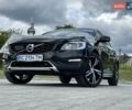 Черный Вольво V60 Cross Country, объемом двигателя 2.4 л и пробегом 99 тыс. км за 22100 $, фото 1 на Automoto.ua