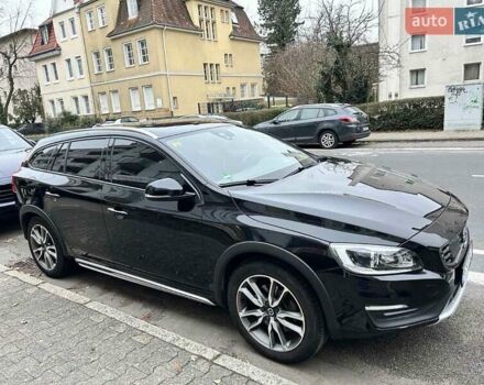 Черный Вольво V60 Cross Country, объемом двигателя 2.4 л и пробегом 120 тыс. км за 22000 $, фото 2 на Automoto.ua