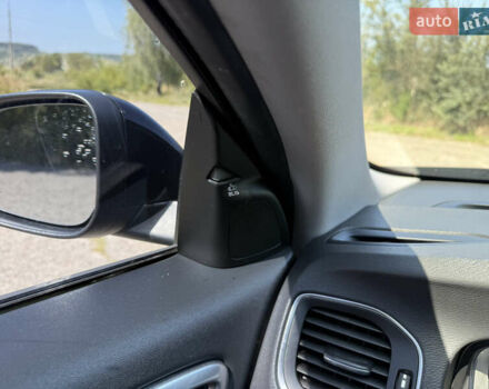 Черный Вольво V60 Cross Country, объемом двигателя 2 л и пробегом 198 тыс. км за 17500 $, фото 1 на Automoto.ua