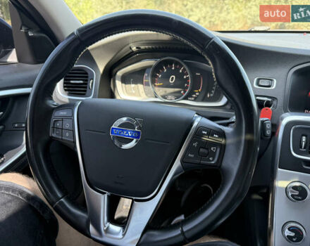 Черный Вольво V60 Cross Country, объемом двигателя 2 л и пробегом 198 тыс. км за 17500 $, фото 4 на Automoto.ua