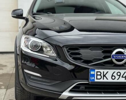 Вольво V60 Cross Country 2018 в Сарнах на Automoto.ua Черный Вольво V60 Cross Country, объемом двигателя 2 л и пробегом 77 тыс. км за 17400 $, фото 33 на Automoto.ua