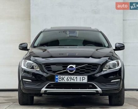 Вольво V60 Cross Country 2018 в Сарнах на Automoto.ua Черный Вольво V60 Cross Country, объемом двигателя 2 л и пробегом 77 тыс. км за 17400 $, фото 28 на Automoto.ua