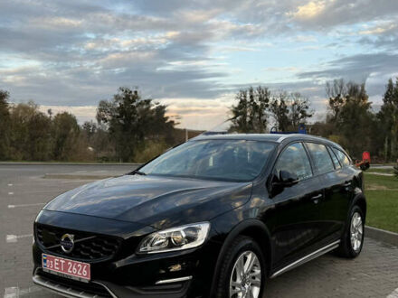Вольво V60 Cross Country 2017 в Ровно на Automoto.ua Черный Вольво V60 Cross Country, объемом двигателя 2 л и пробегом 191 тыс. км за 17150 $, фото 1 на Automoto.ua
