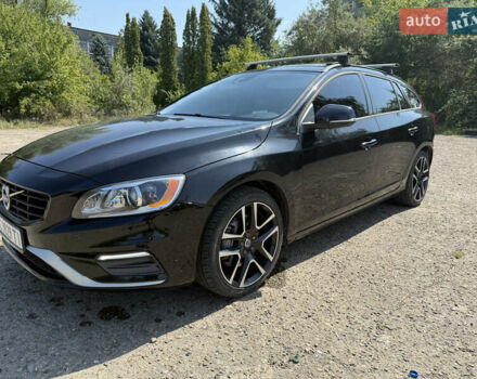 Черный Вольво V60 Cross Country, объемом двигателя 2 л и пробегом 198 тыс. км за 17500 $, фото 1 на Automoto.ua