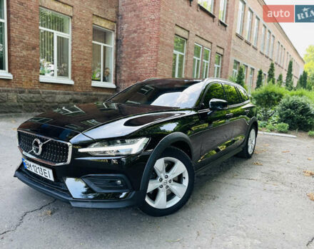 Черный Вольво V60 Cross Country, объемом двигателя 1.97 л и пробегом 127 тыс. км за 25000 $, фото 1 на Automoto.ua