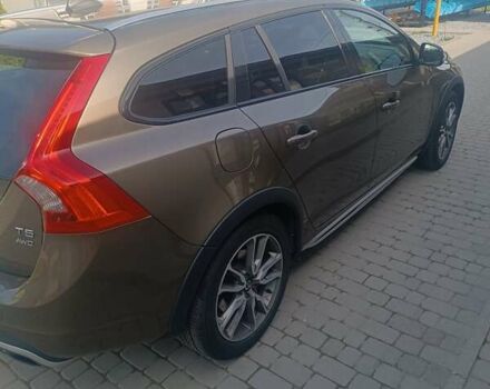 Коричневий Вольво V60 Cross Country, об'ємом двигуна 0 л та пробігом 132 тис. км за 20700 $, фото 23 на Automoto.ua