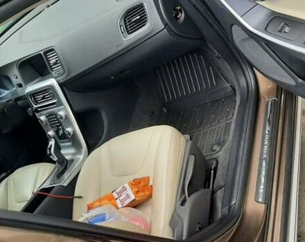 Коричневый Вольво V60 Cross Country, объемом двигателя 2 л и пробегом 215 тыс. км за 18900 $, фото 34 на Automoto.ua