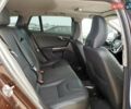 Коричневый Вольво V60 Cross Country, объемом двигателя 2 л и пробегом 80 тыс. км за 2500 $, фото 9 на Automoto.ua