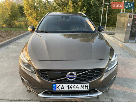 Вольво V60 Cross Country 2017 в Черкассах на Automoto.ua Коричневый Вольво V60 Cross Country, объемом двигателя 2.4 л и пробегом 236 тыс. км за 21900 $, фото 1 на Automoto.ua