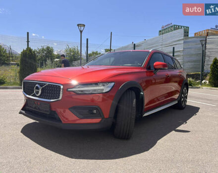 Красный Вольво V60 Cross Country, объемом двигателя 1.97 л и пробегом 31 тыс. км за 35000 $, фото 2 на Automoto.ua