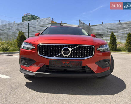 Красный Вольво V60 Cross Country, объемом двигателя 1.97 л и пробегом 31 тыс. км за 35000 $, фото 3 на Automoto.ua
