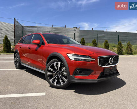Красный Вольво V60 Cross Country, объемом двигателя 1.97 л и пробегом 31 тыс. км за 35000 $, фото 4 на Automoto.ua