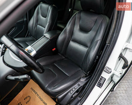 Вольво V60 Cross Country, объемом двигателя 2.4 л и пробегом 154 тыс. км за 20789 $, фото 8 на Automoto.ua