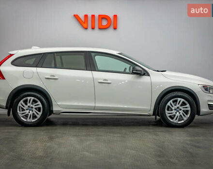 Вольво V60 Cross Country, объемом двигателя 2.4 л и пробегом 154 тыс. км за 20789 $, фото 3 на Automoto.ua
