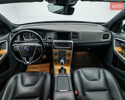 Вольво V60 Cross Country, объемом двигателя 2.4 л и пробегом 154 тыс. км за 20789 $, фото 9 на Automoto.ua