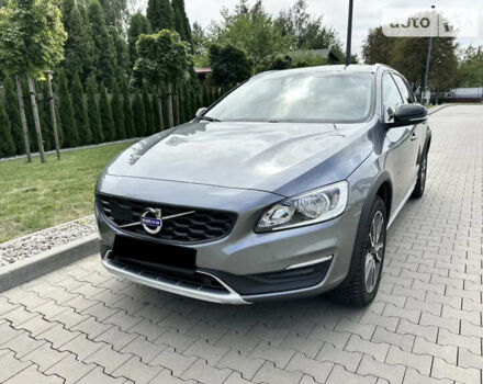 Вольво V60 Cross Country, объемом двигателя 2 л и пробегом 72 тыс. км за 16899 $, фото 2 на Automoto.ua