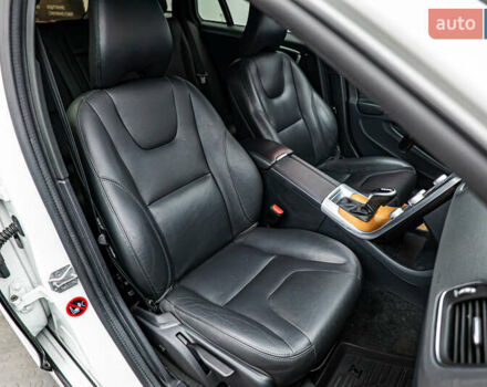 Вольво V60 Cross Country, объемом двигателя 2.4 л и пробегом 154 тыс. км за 20789 $, фото 17 на Automoto.ua