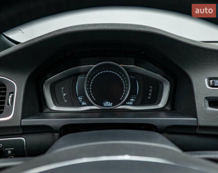 Вольво V60 Cross Country, объемом двигателя 2.4 л и пробегом 154 тыс. км за 20789 $, фото 12 на Automoto.ua