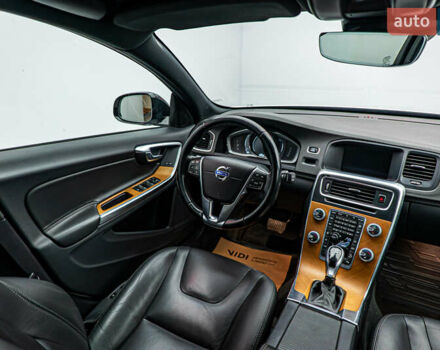 Вольво V60 Cross Country, объемом двигателя 2.4 л и пробегом 154 тыс. км за 20789 $, фото 10 на Automoto.ua