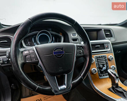 Вольво V60 Cross Country, объемом двигателя 2.4 л и пробегом 154 тыс. км за 20789 $, фото 11 на Automoto.ua