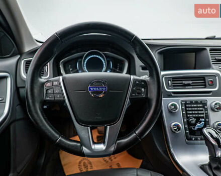Вольво V60 Cross Country, об'ємом двигуна 2.4 л та пробігом 81 тис. км за 21291 $, фото 11 на Automoto.ua